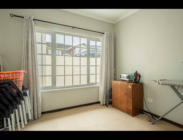 4 BEDROOM TOWNHOUSE FOR SALE IN GILLITTS
